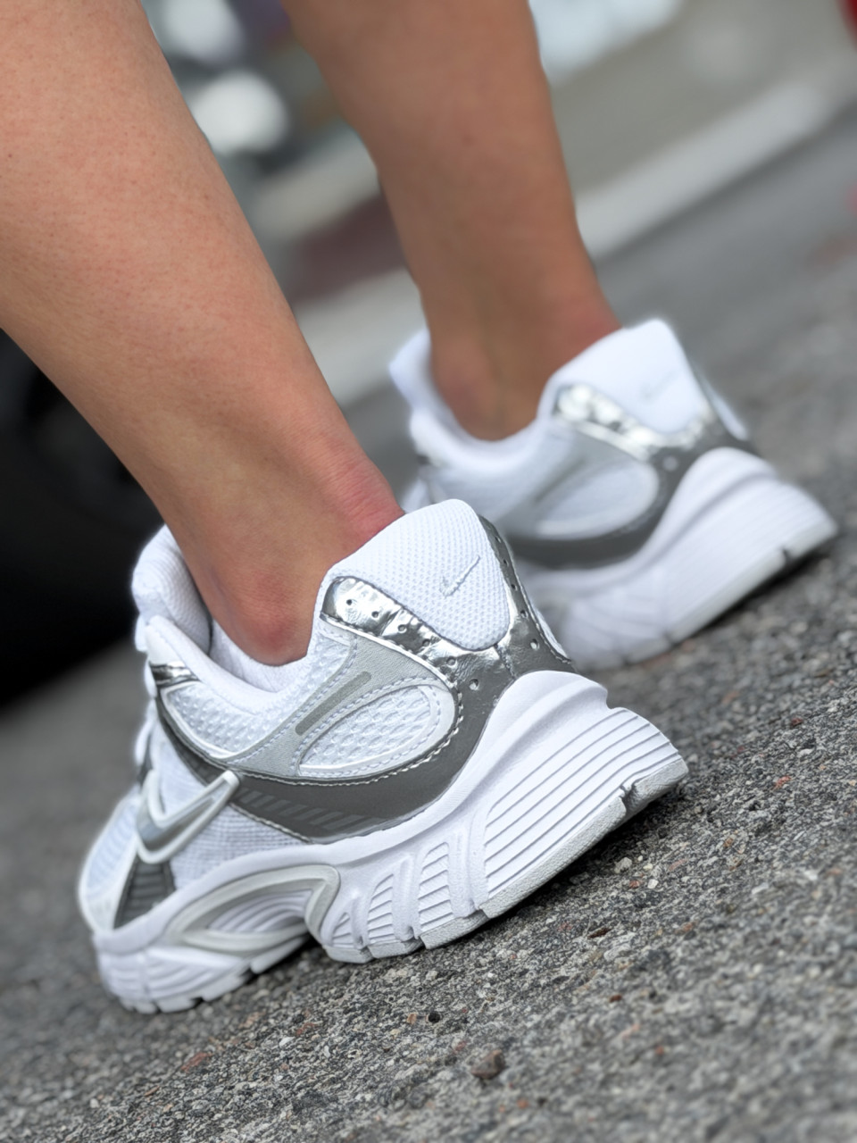 КРОСІВКИ W NIKE V5 RNR
