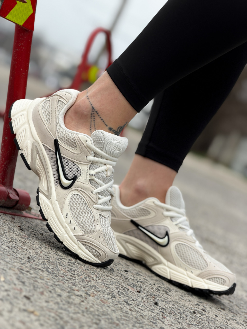 КРОСІВКИ W NIKE V5 RNR