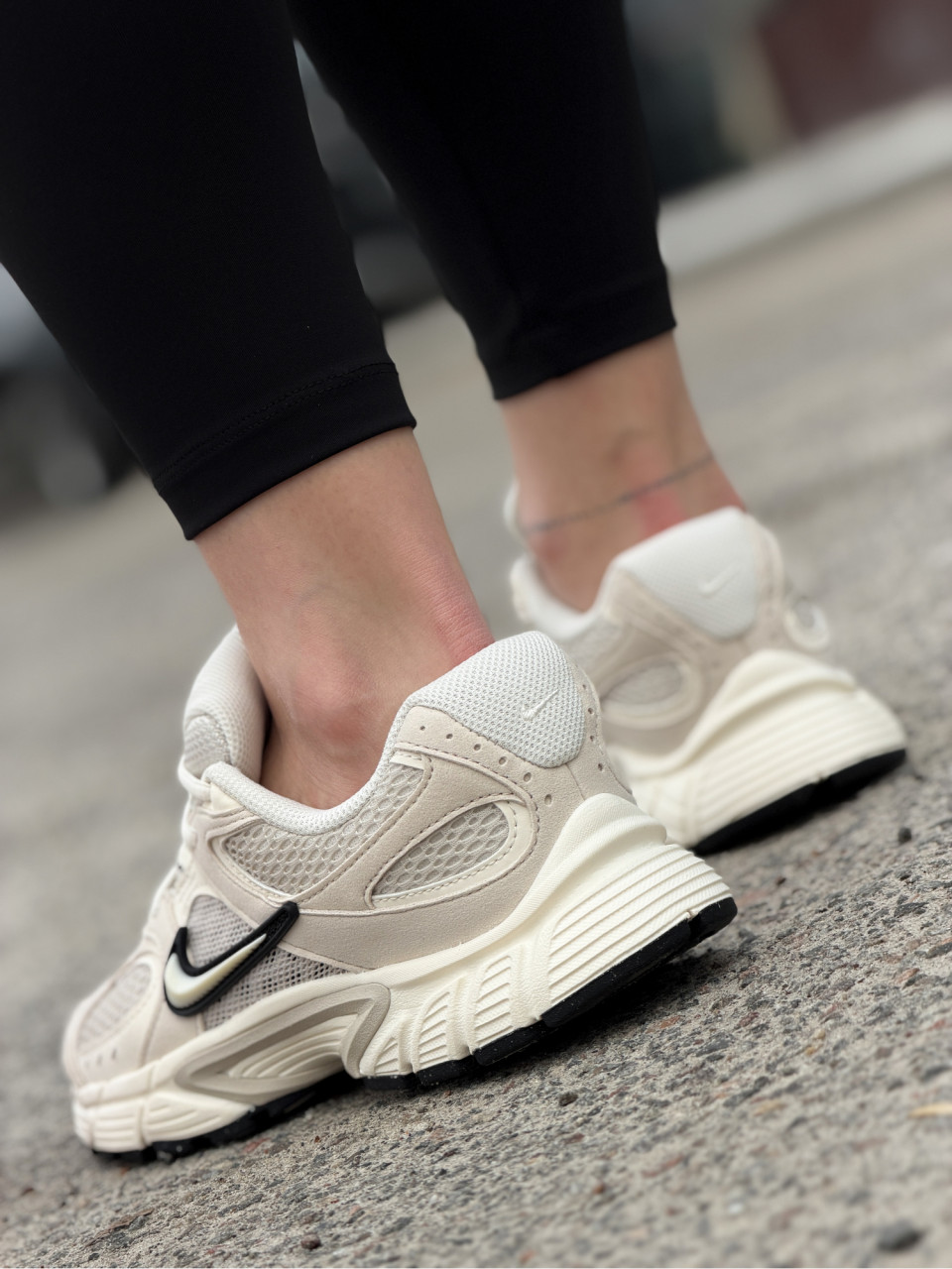 КРОСІВКИ W NIKE V5 RNR