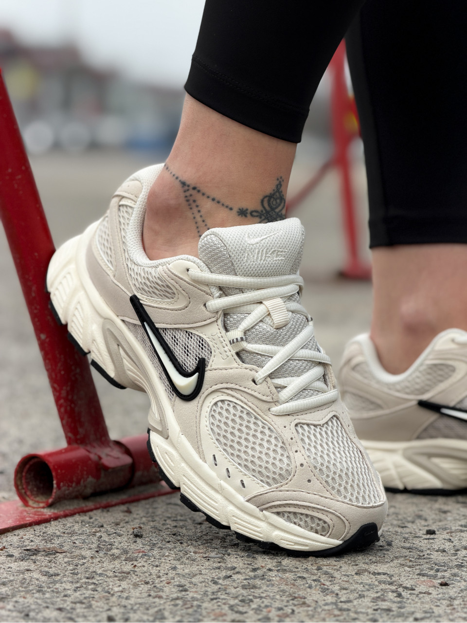 КРОСІВКИ W NIKE V5 RNR