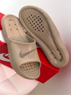 КАПЦІ NIKE VICTORI ONE SHOWER SLIDE