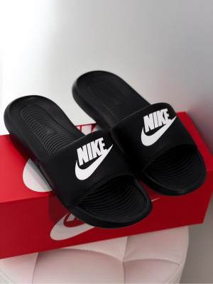 КАПЦІ NIKE VICTORI ONE SLIDE