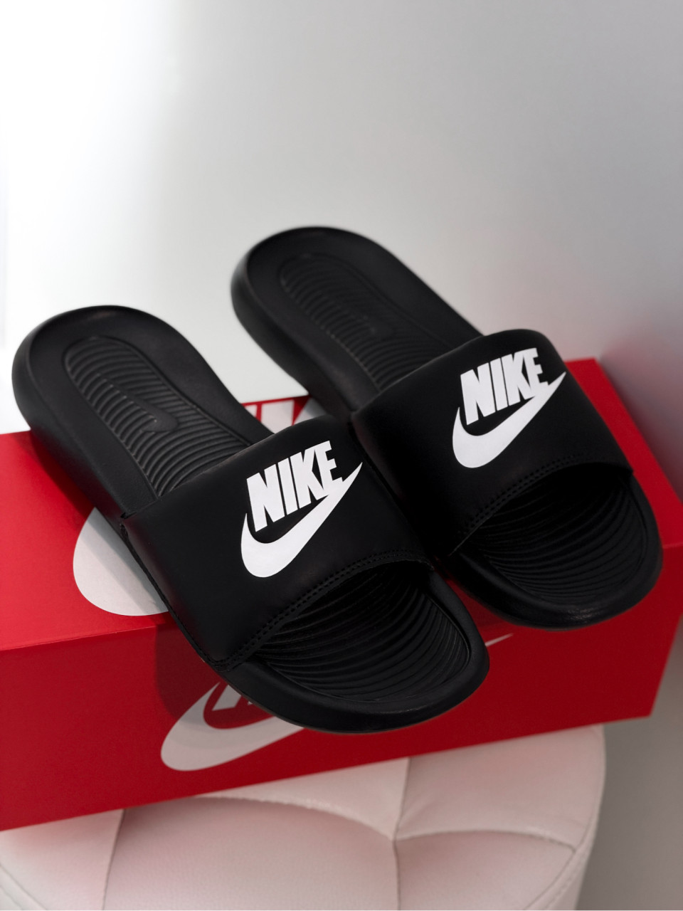 КАПЦІ NIKE VICTORI ONE SLIDE
