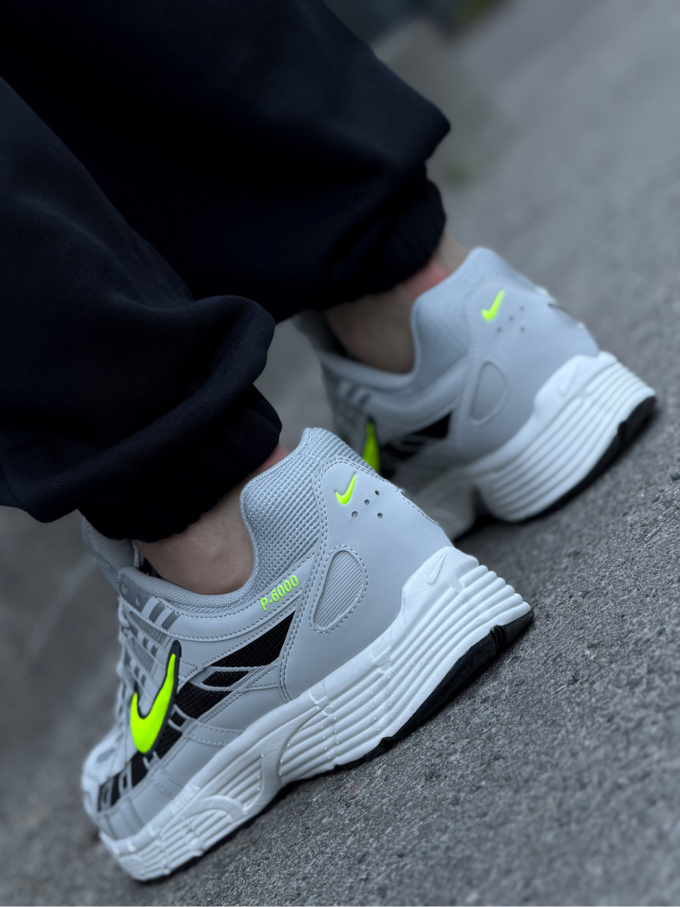 КРОСІВКИ NIKE P-6000