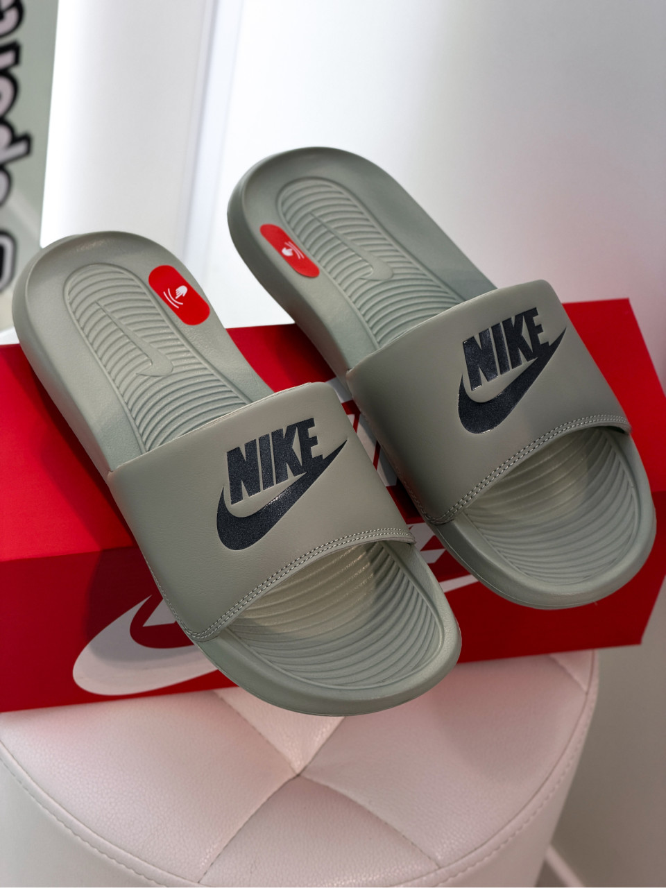 КАПЦІ NIKE VICTORI ONE SLIDE