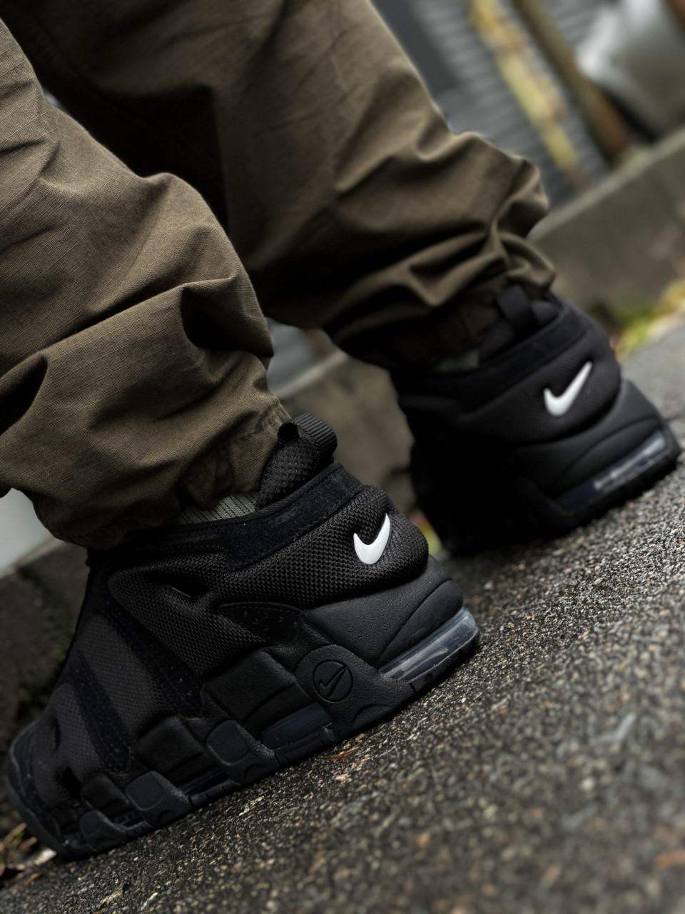 КРОСІВКИ AIR MORE UPTEMPO LOW