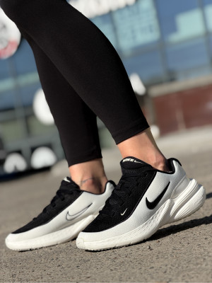 КРОСІВКИ W NIKE UPLIFT SC