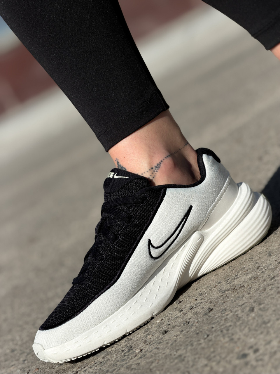 КРОСІВКИ W NIKE UPLIFT SC