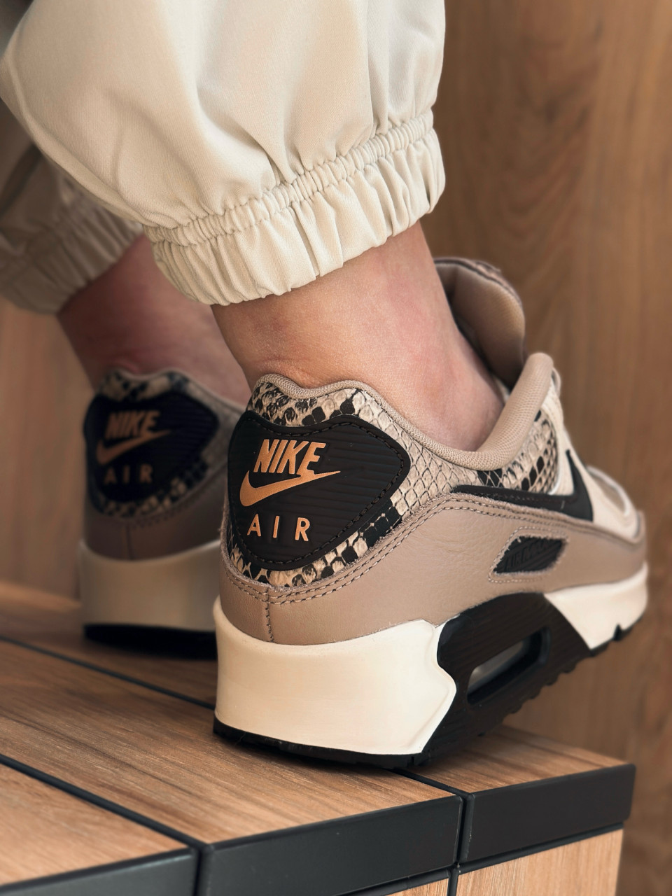 КРОСІВКИ W AIR MAX 90 SE