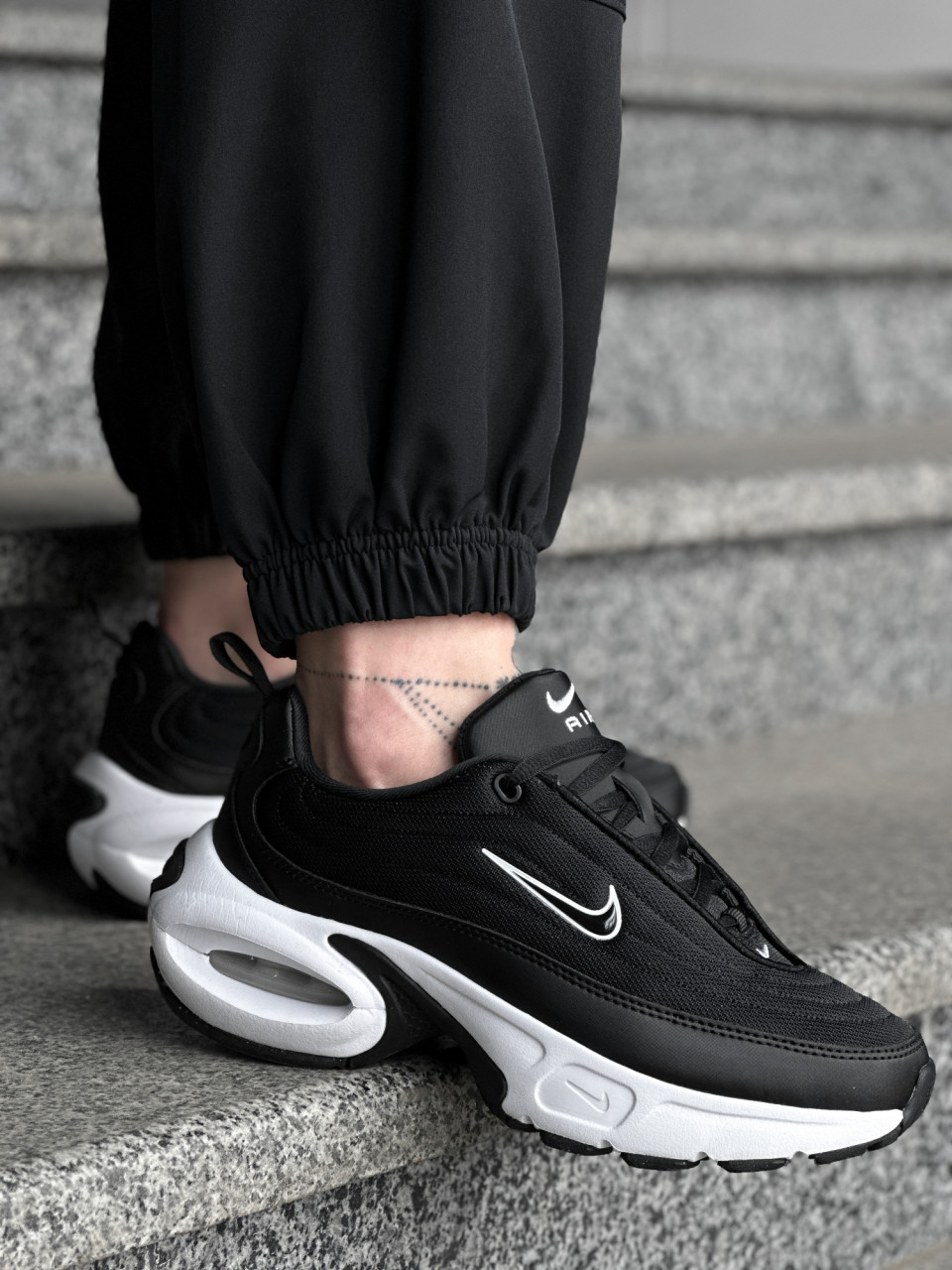 КРОСІВКИ W NIKE AIR MAX PORTAL