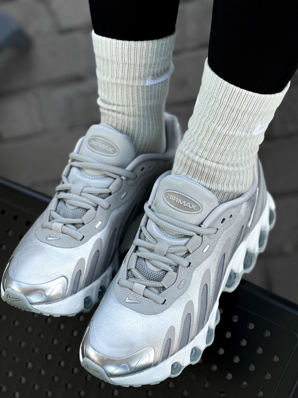 КРОСІВКИ W AIR MAX DN8