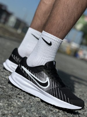 КРОСІВКИ NIKE RUN DEFY
