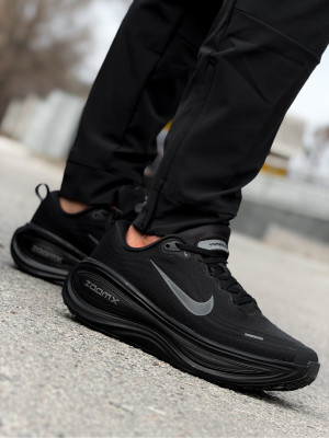 КРОСІВКИ NIKE VOMERO PLUS