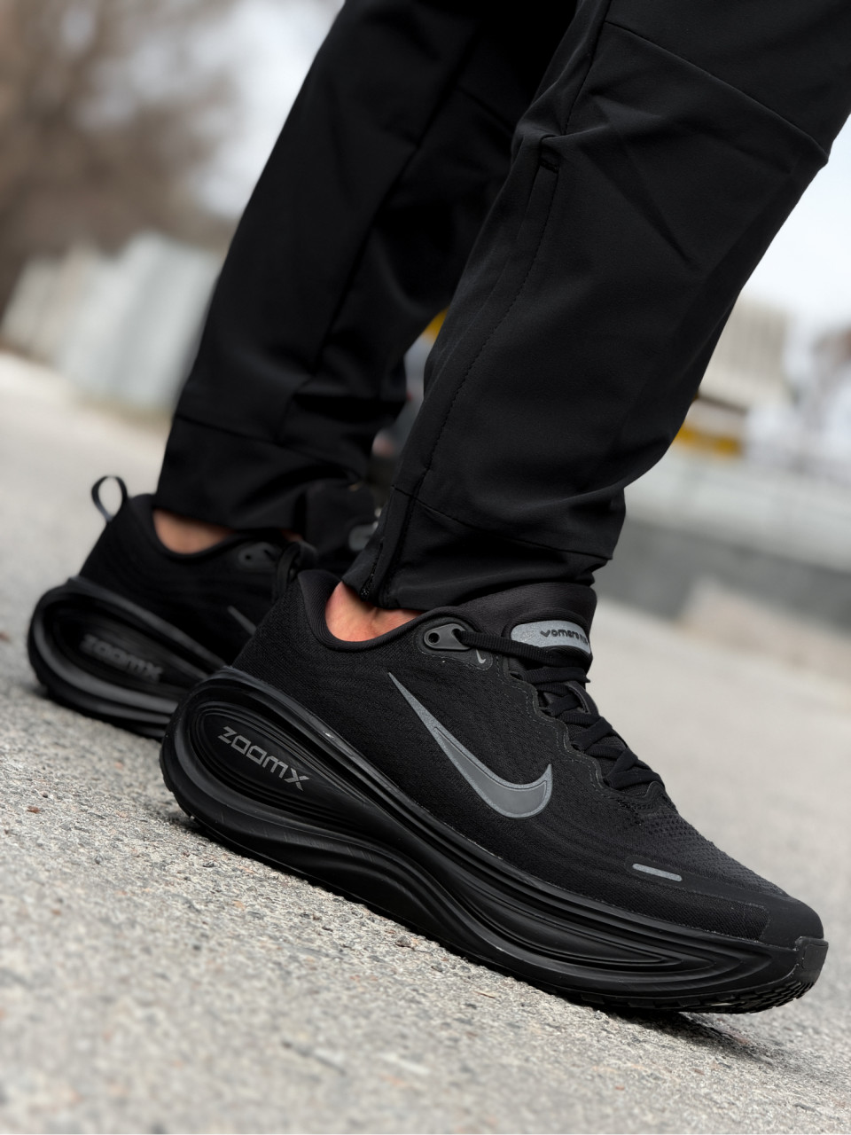 КРОСІВКИ NIKE VOMERO PLUS