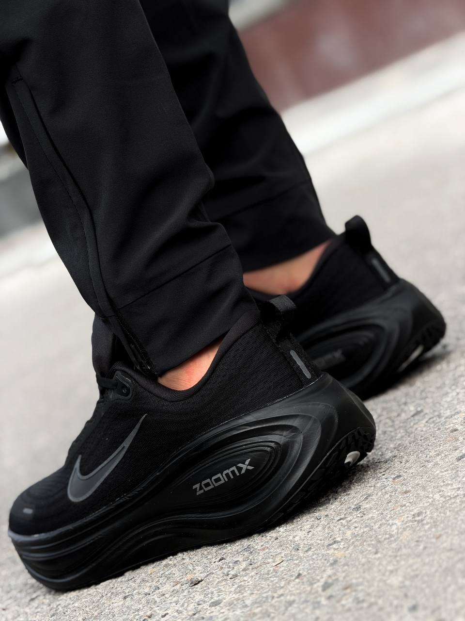 КРОСІВКИ NIKE VOMERO PLUS