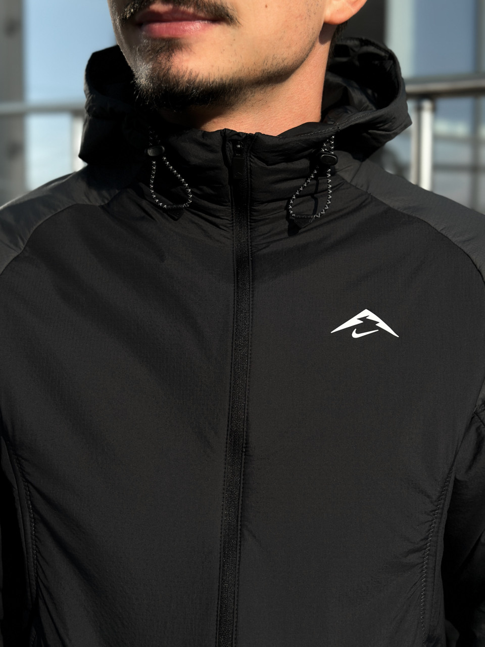 КУРТКА M NK THFIT PRIMALOFT TRAIL JKT