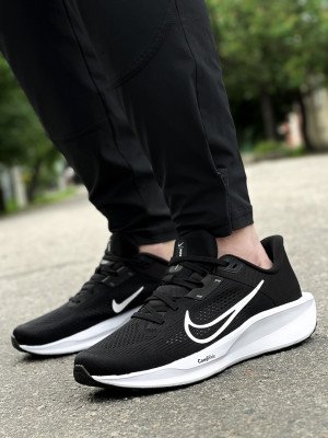 КРОСІВКИ NIKE QUEST 6