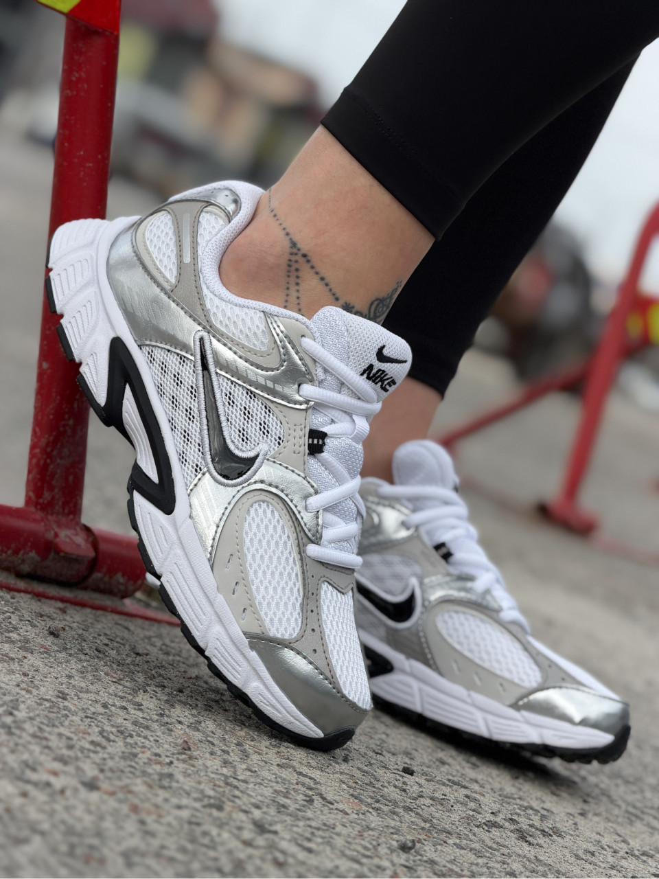 КРОСІВКИ NIKE V5 RNR BG