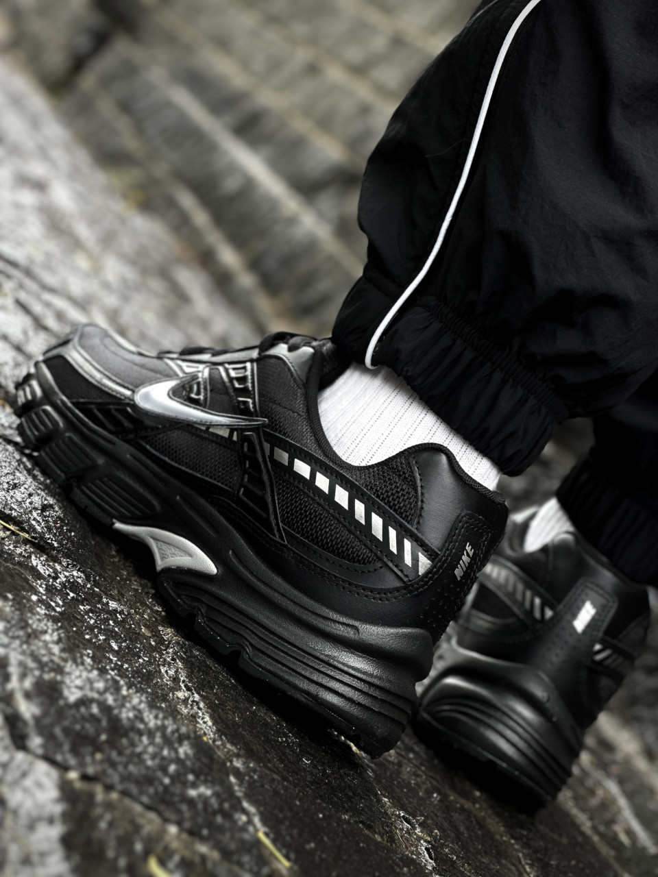 КРОСІВКИ NIKE INITIATOR