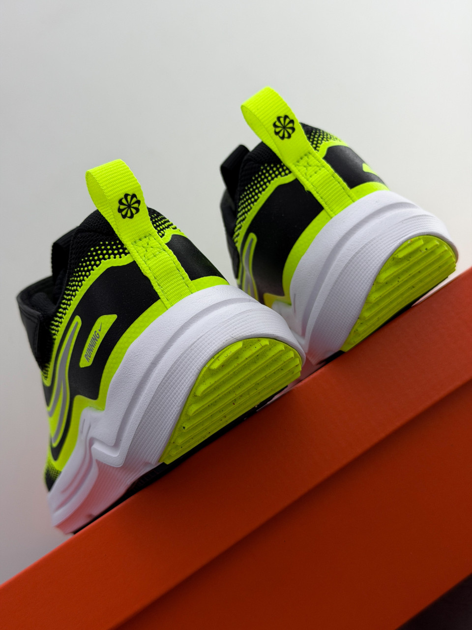 КРОСІВКИ NIKE COSMIC RUNNER (PSV)