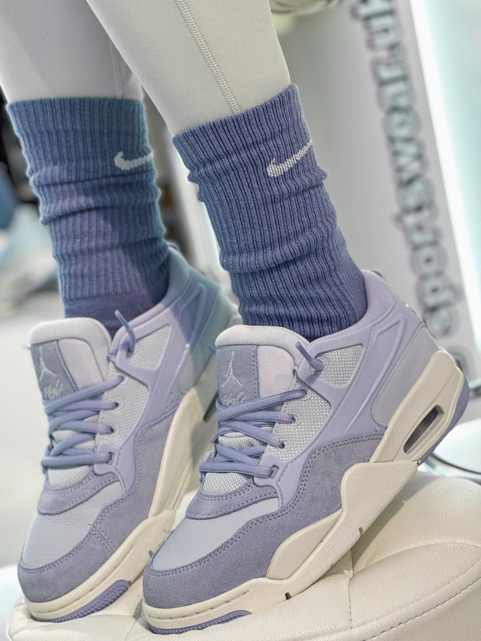 КРОСІВКИ WMNS AIR JORDAN 4 RM