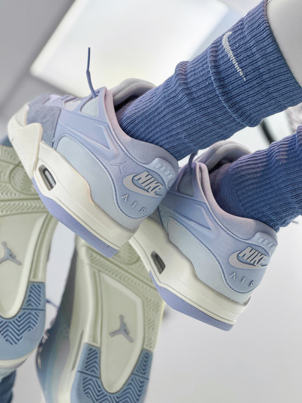 КРОСІВКИ WMNS AIR JORDAN 4 RM