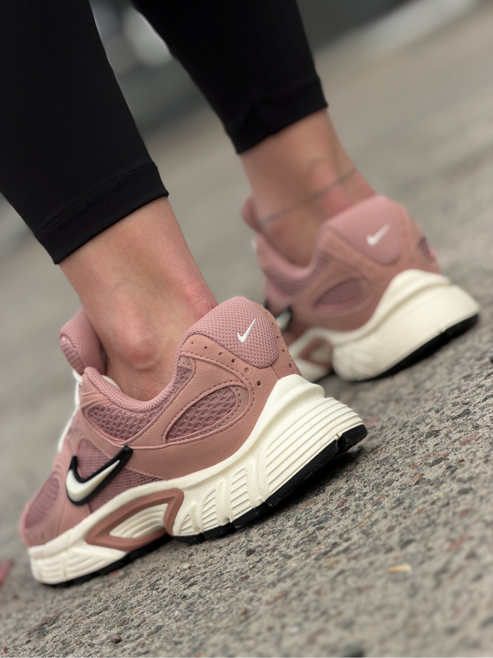 КРОСІВКИ W NIKE V5 RNR