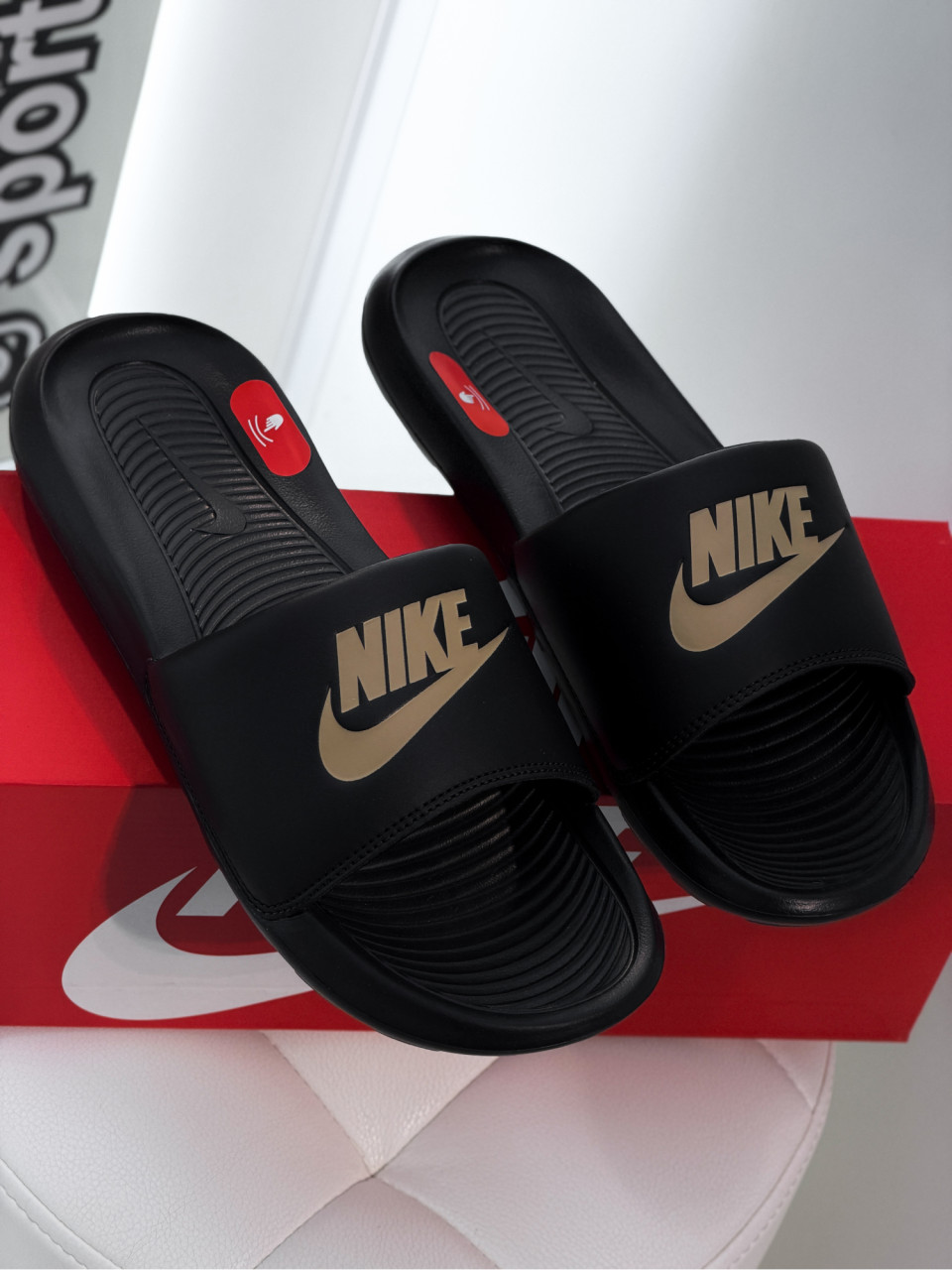 КАПЦІ NIKE VICTORI ONE SLIDE