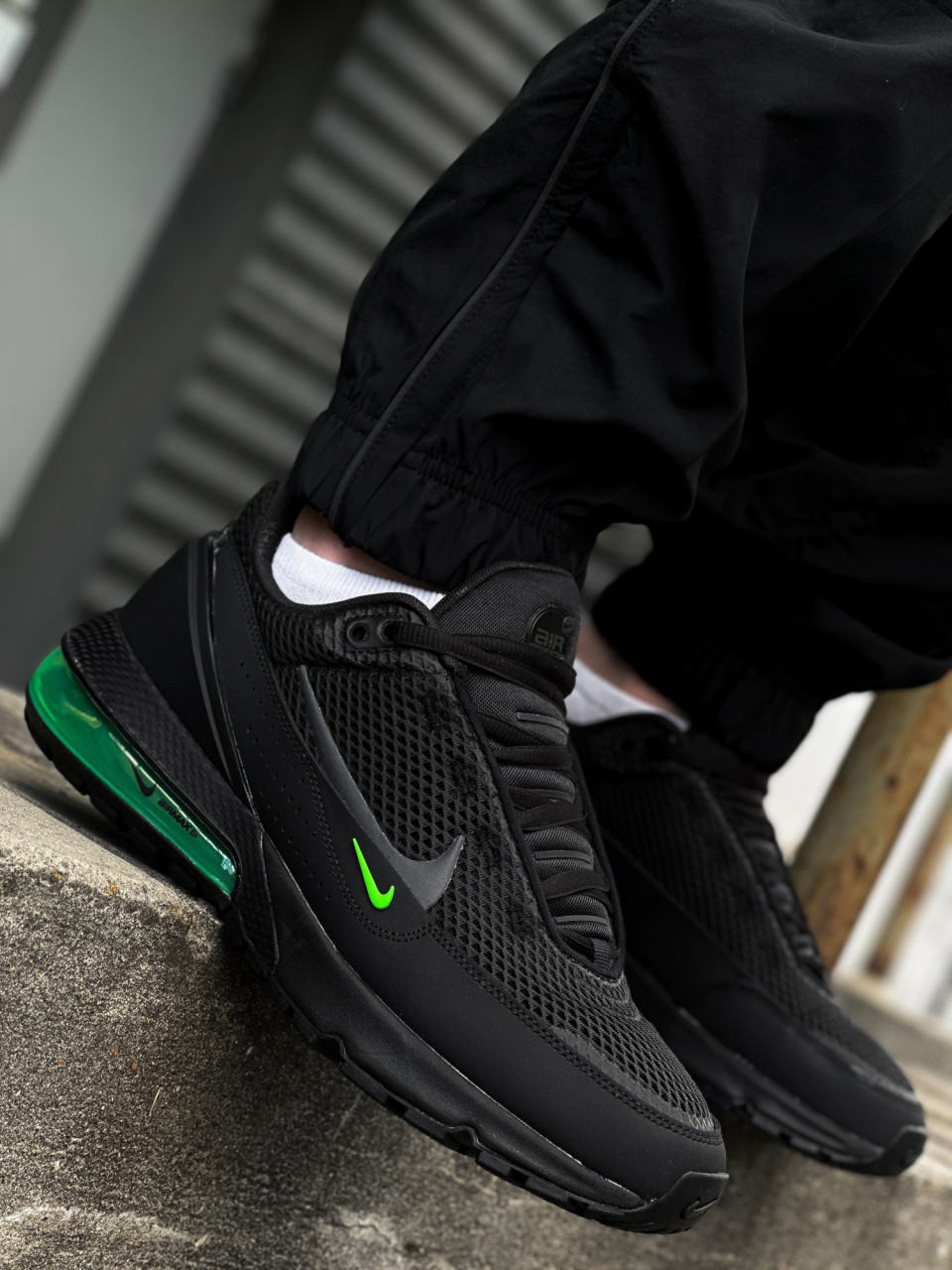 КРОСІВКИ NIKE AIR MAX PULSE