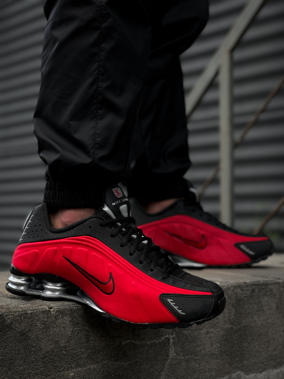 КРОСІВКИ NIKE SHOX R4