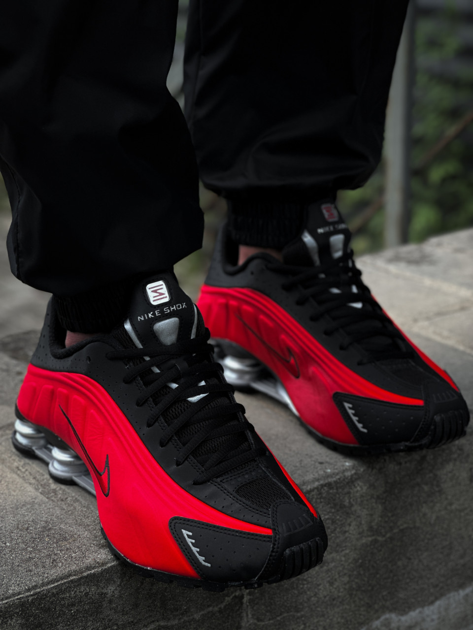 КРОСІВКИ NIKE SHOX R4