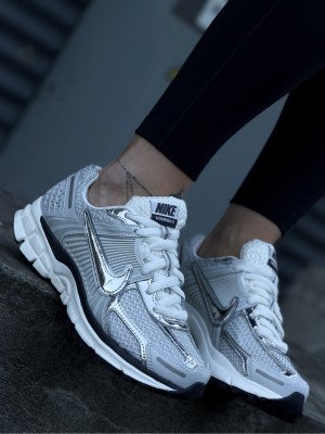 КРОСІВКИ W NIKE ZOOM VOMERO 5