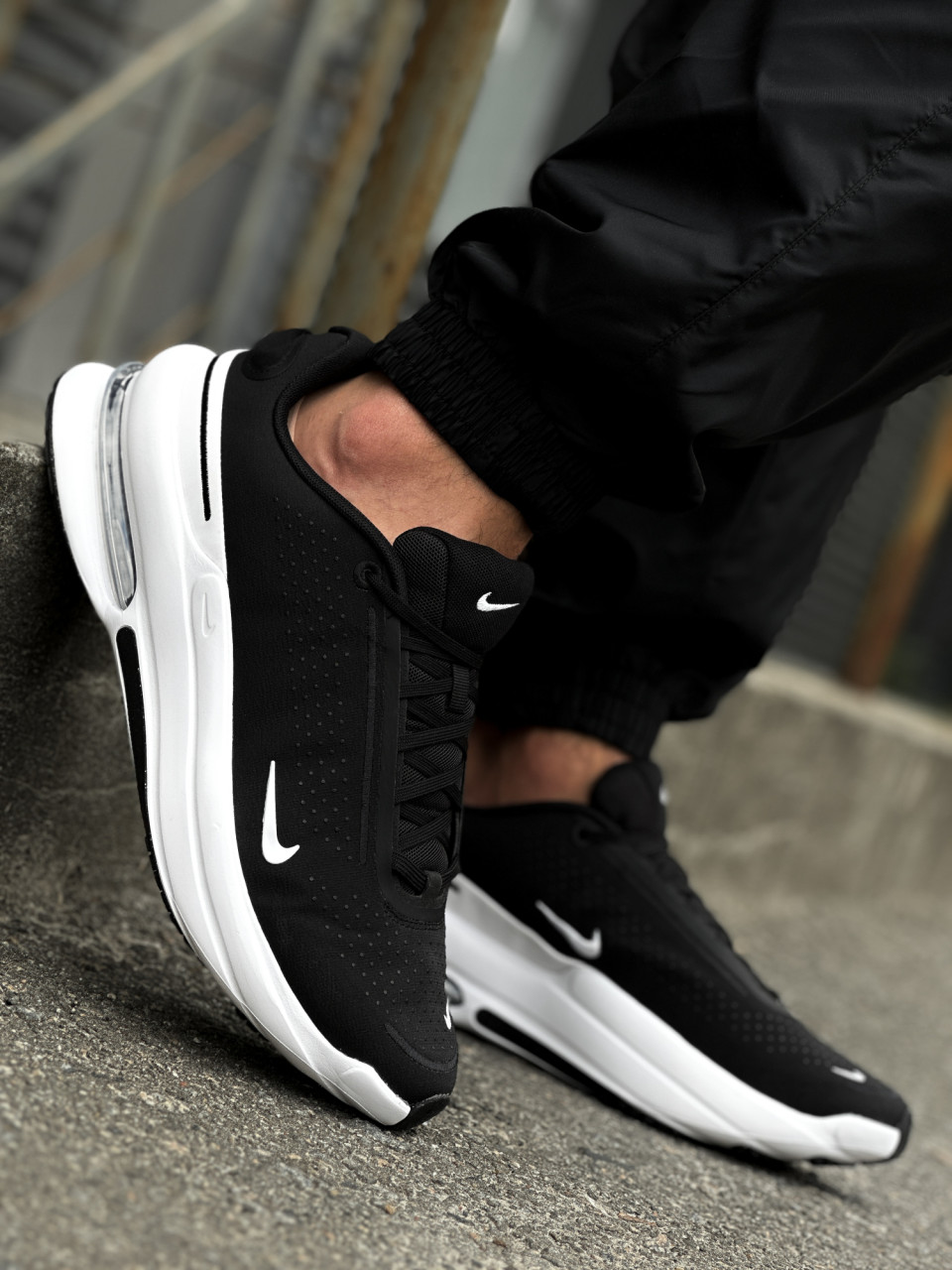 КРОСІВКИ NIKE AIR ZOOM UPTURN SC