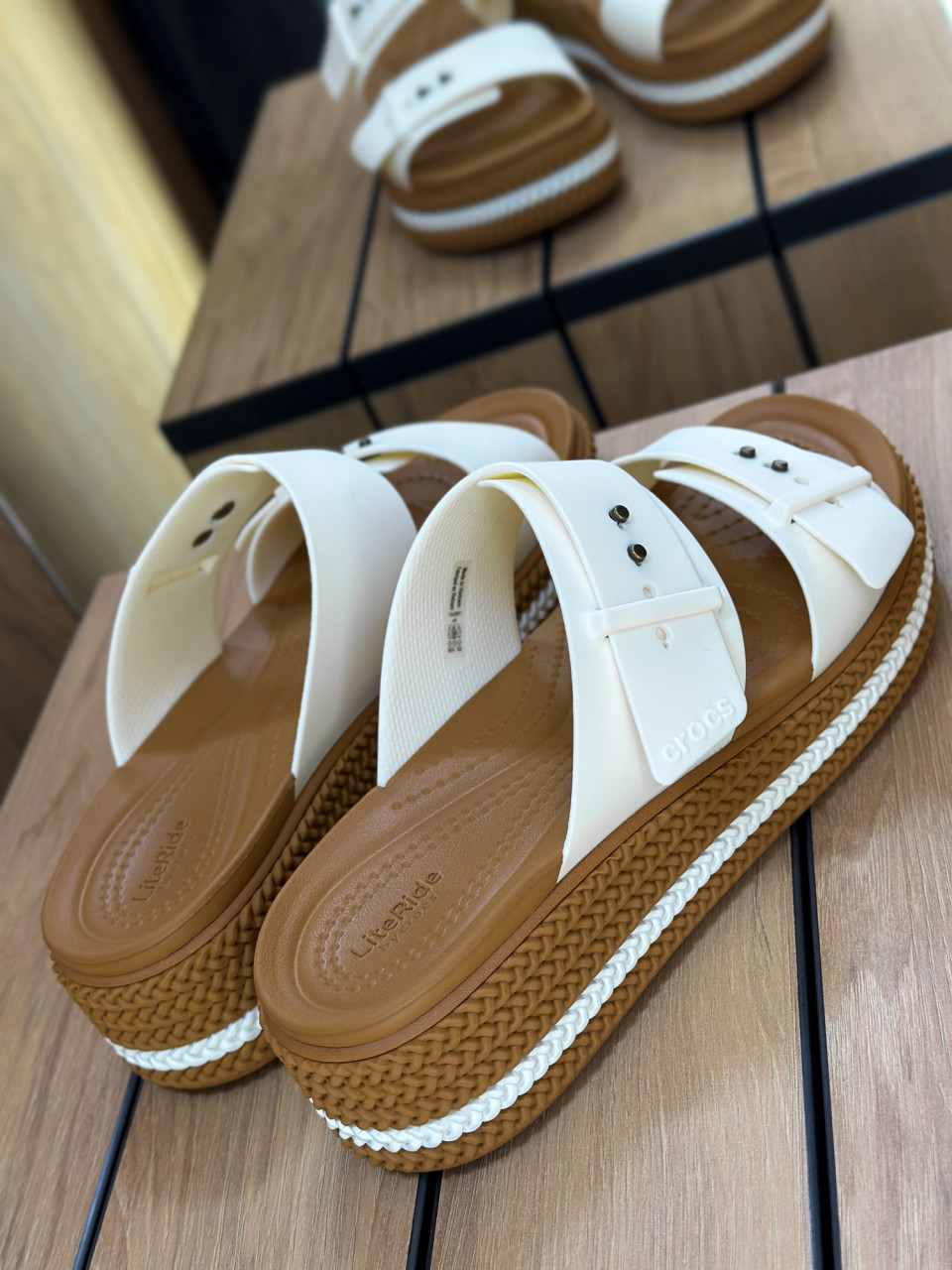 КАПЦІ Brooklyn Woven Buckle Chk