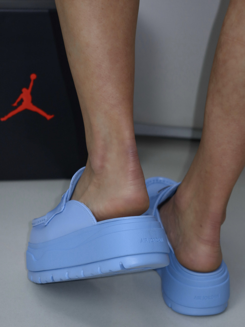 МЮЛІ WMNS AIR JORDAN MULE