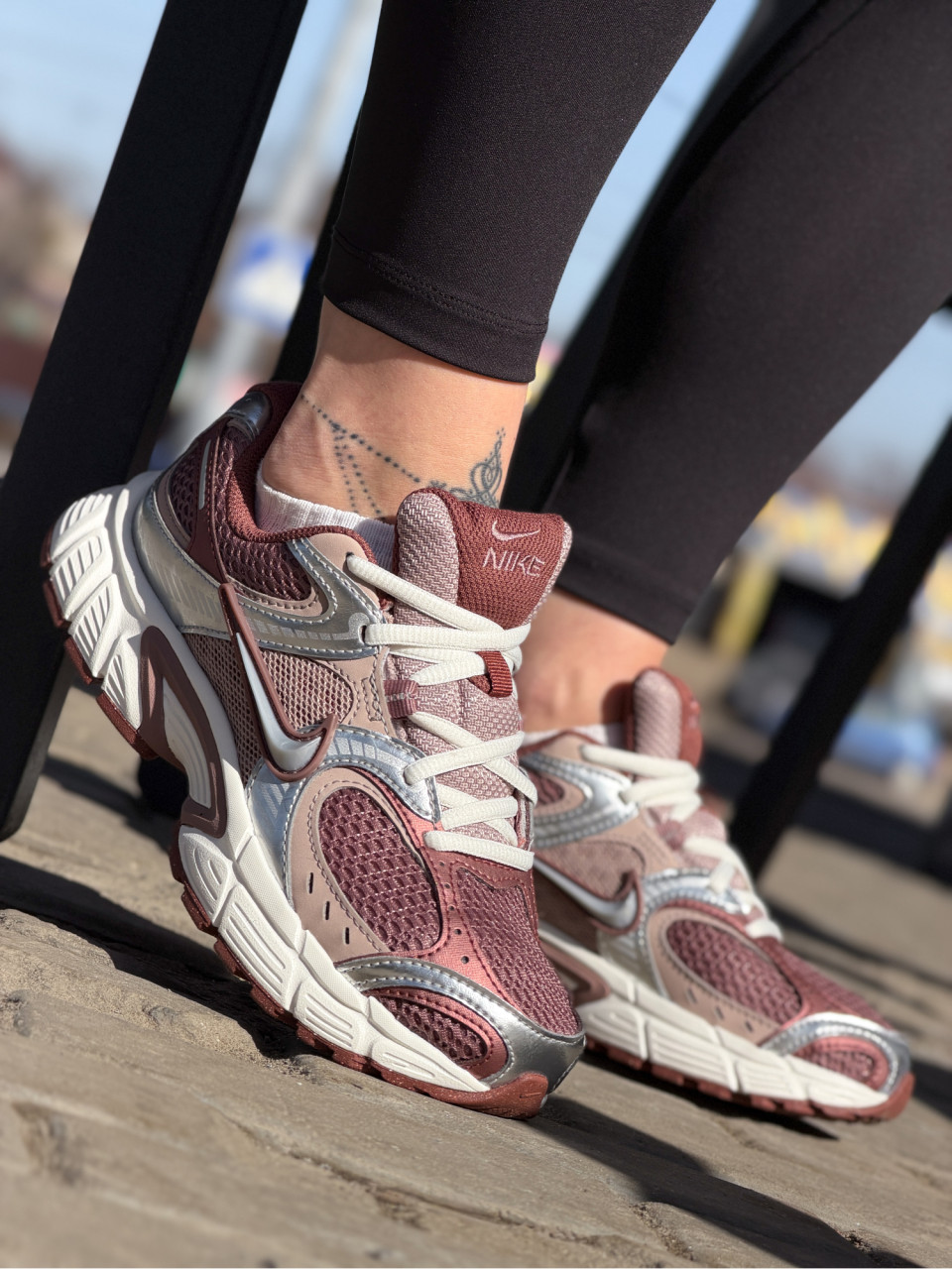 КРОСІВКИ W NIKE V5 RNR