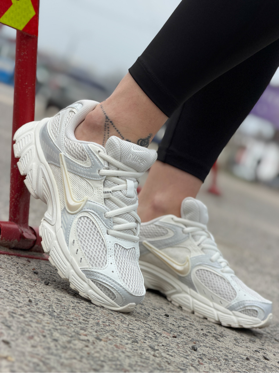КРОСІВКИ W NIKE V5 RNR