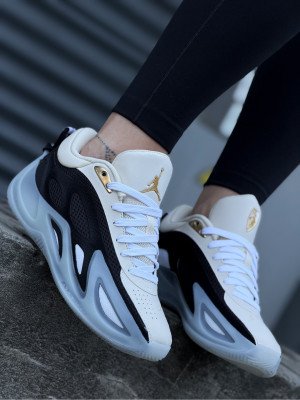 КРОСІВКИ WMNS JORDAN HEIR SERIES 2 PM