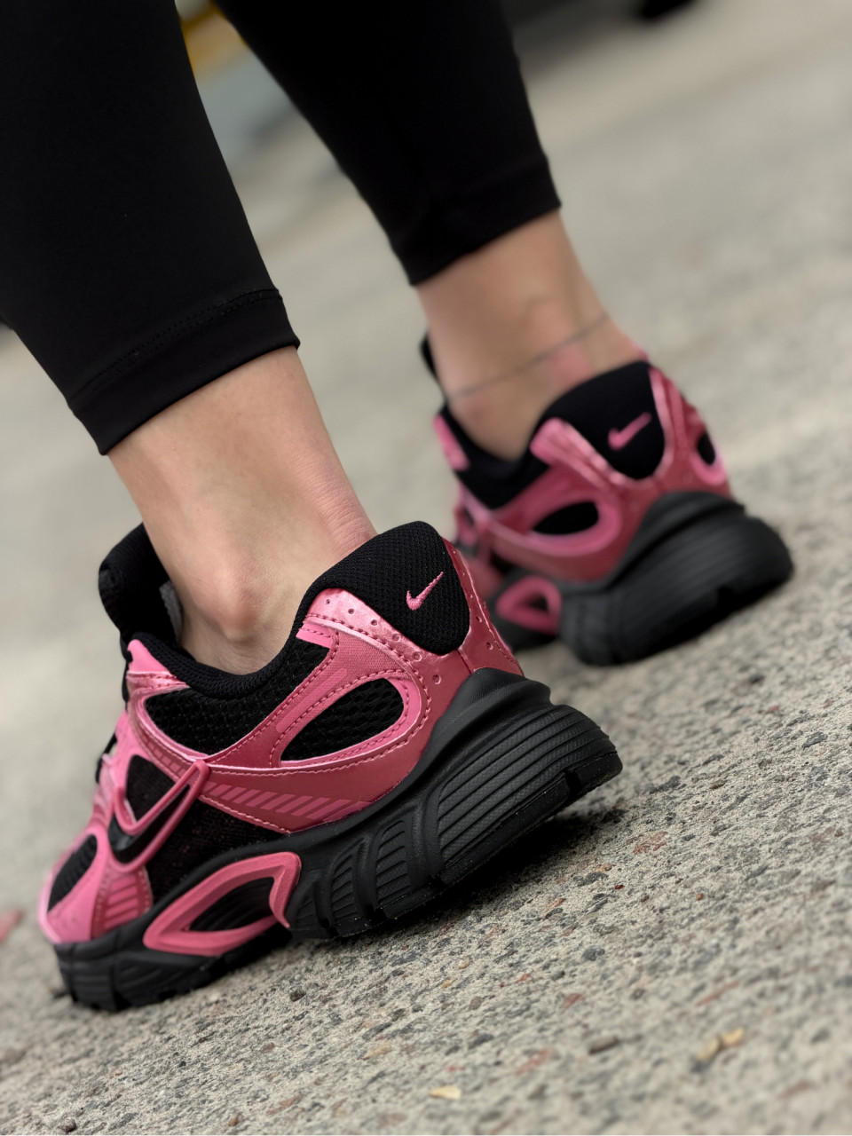 КРОСІВКИ W NIKE V5 RNR