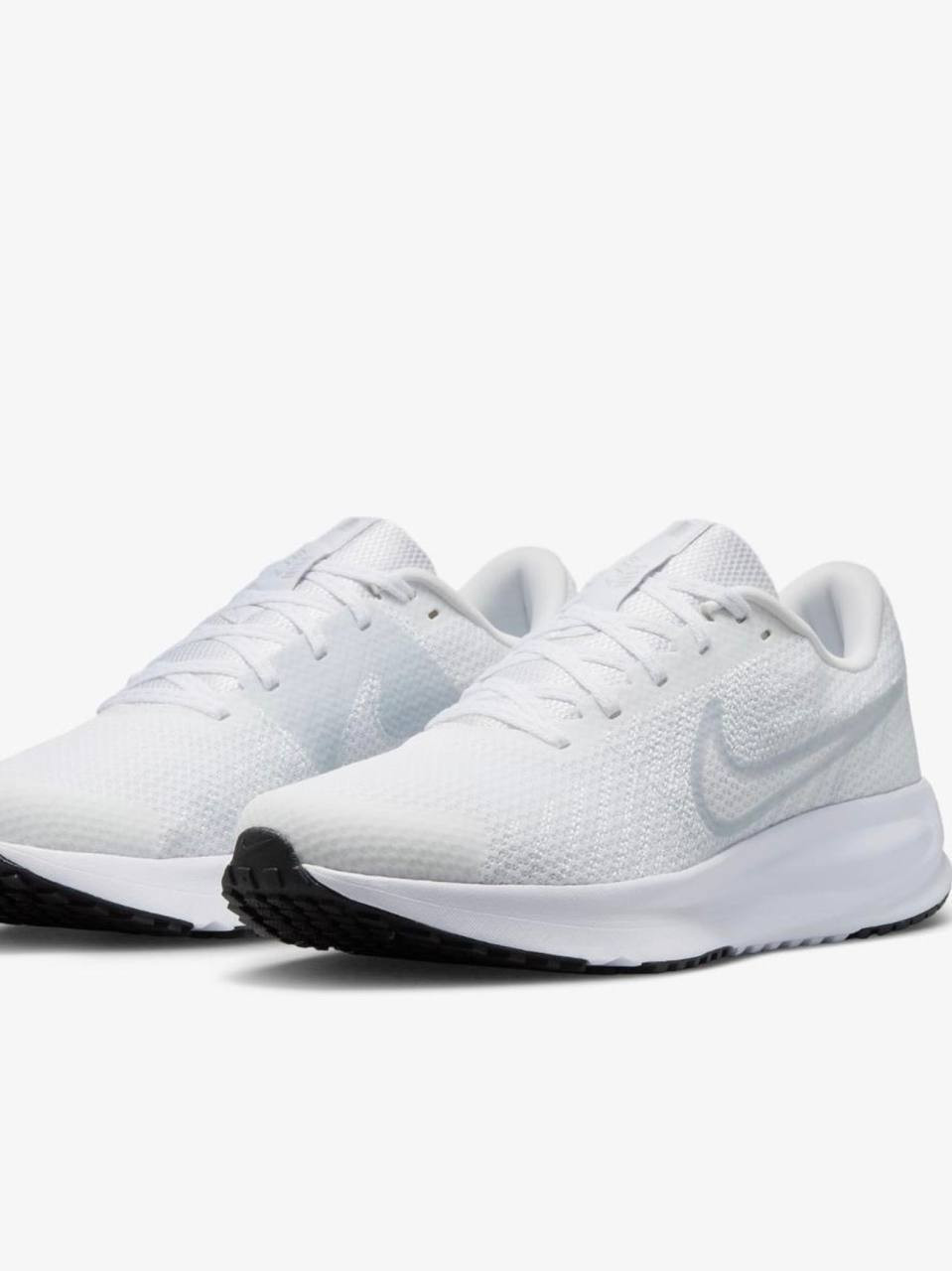 КРОСІВКИ W NIKE RUN DEFY