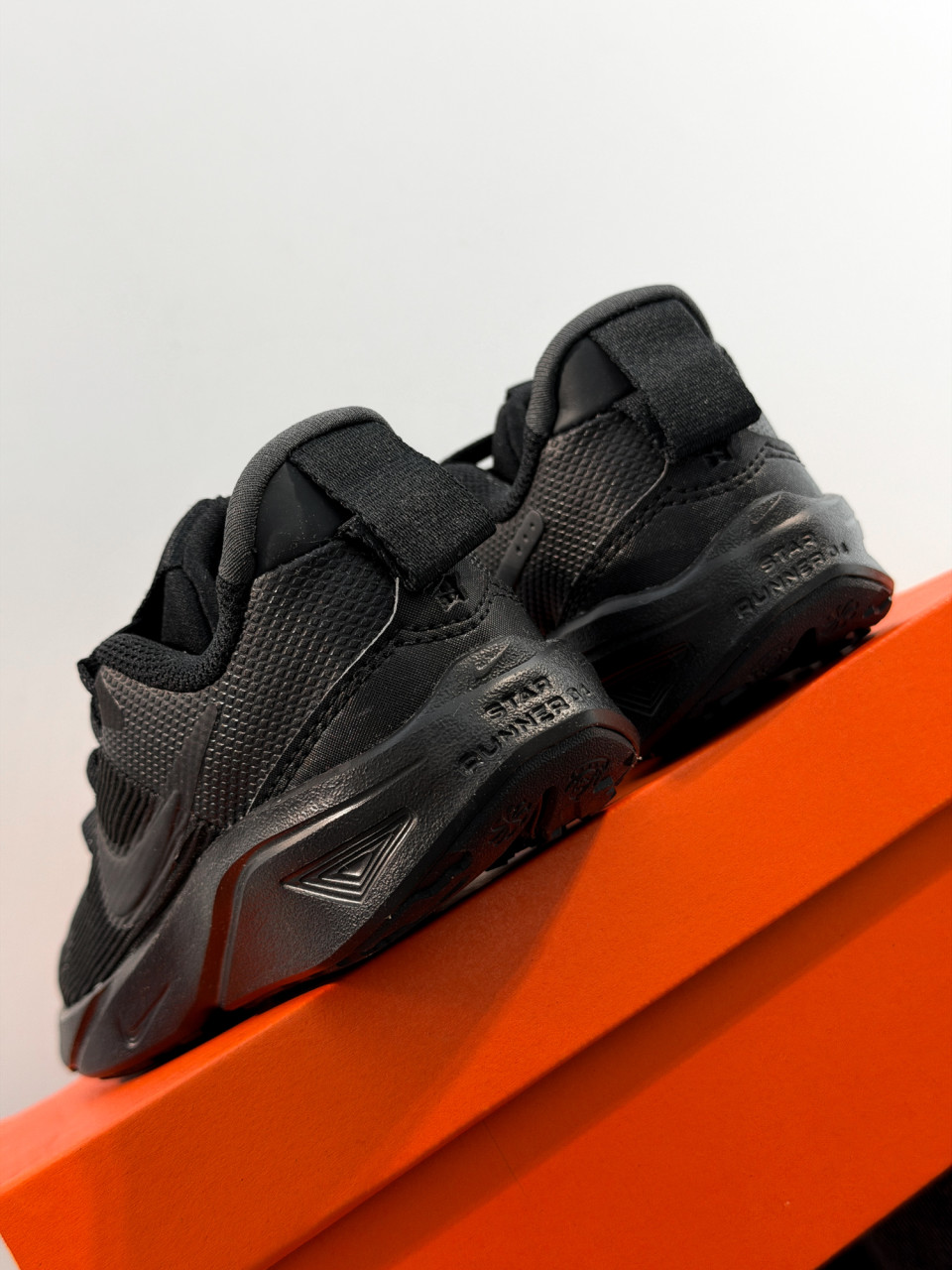 КРОСІВКИ NIKE STAR RUNNER 4 NN (PS)